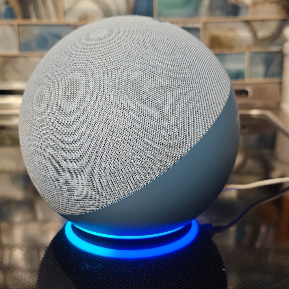 Amazon Echo 4th Gen Smart Speaker Twilight Blue Zigbee Hub L4S3RE With Adapter